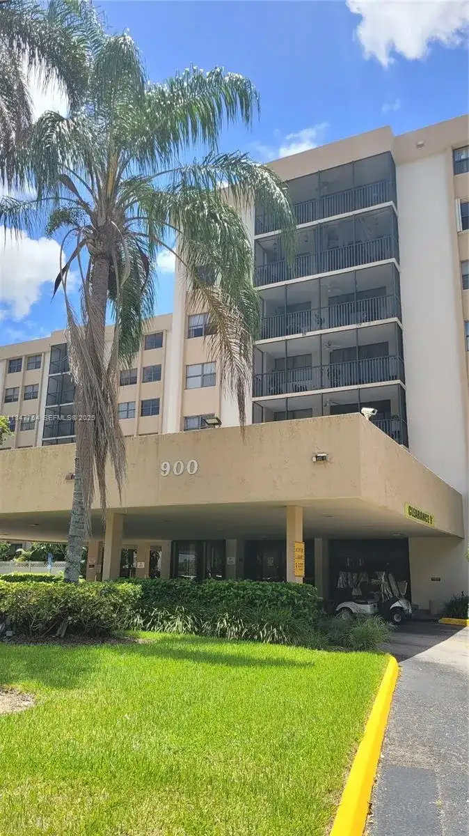 900 NE 195th St # 620, Miami FL 33179 photo 4