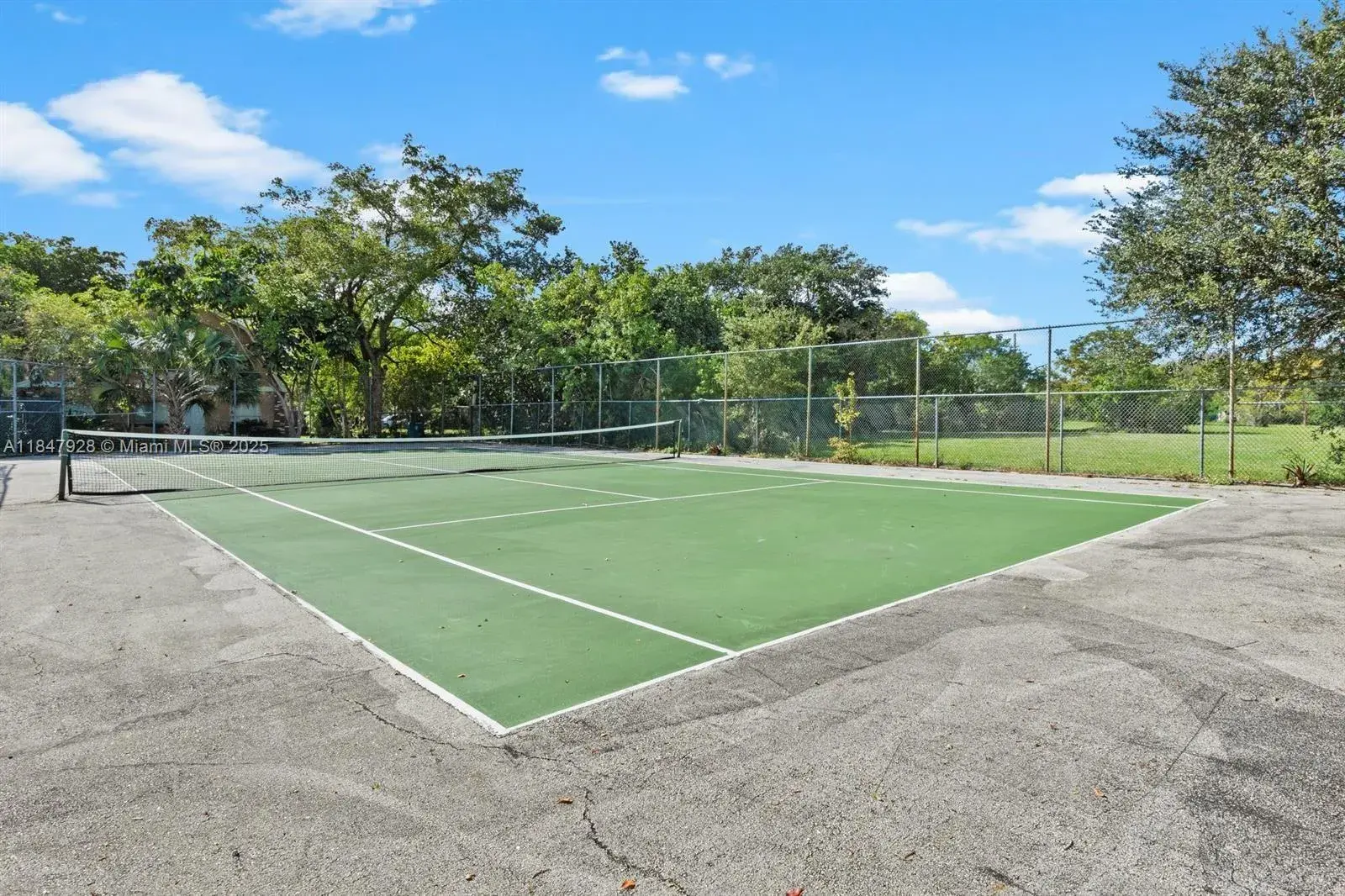 3174 N Pine Island Rd, Sunrise FL 33351