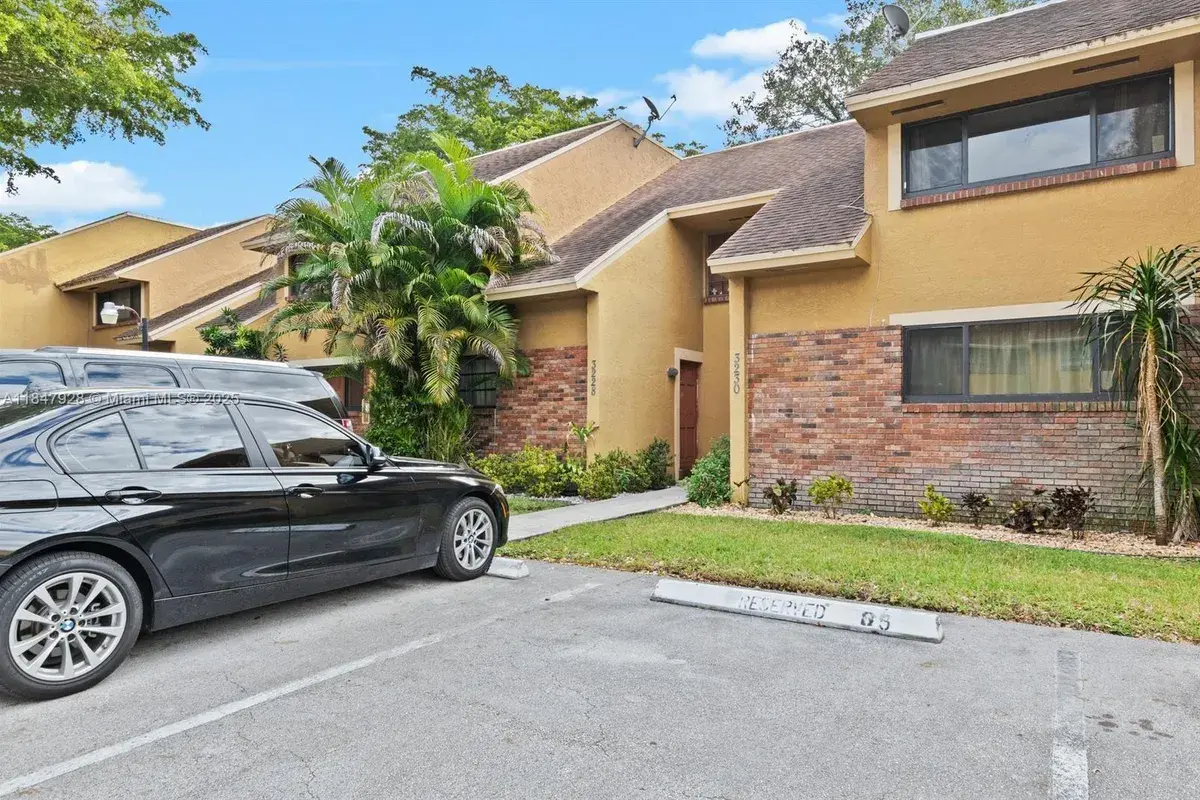 3174 N Pine Island Rd, Sunrise FL 33351