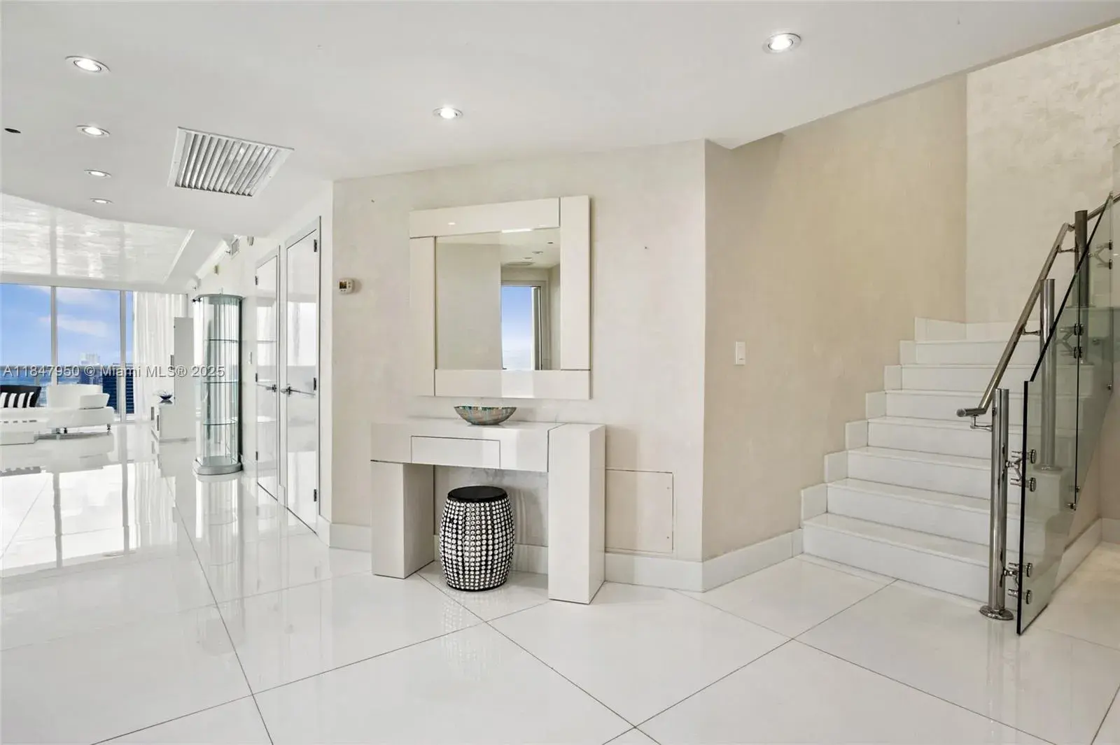 1830 S Ocean Dr # 5102, Hallandale Beach FL 33009