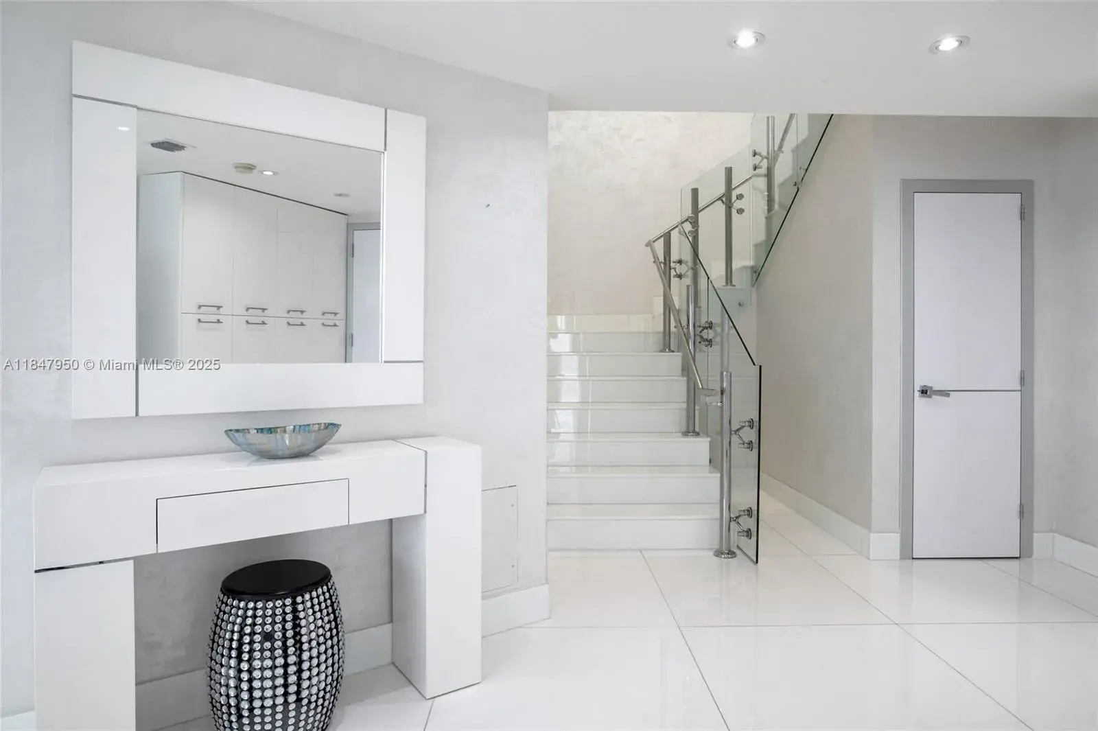 1830 S Ocean Dr # 5102, Hallandale Beach FL 33009