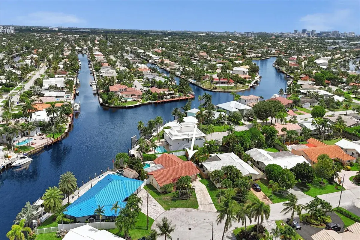 571 SE 11th St, Pompano Beach FL 33060