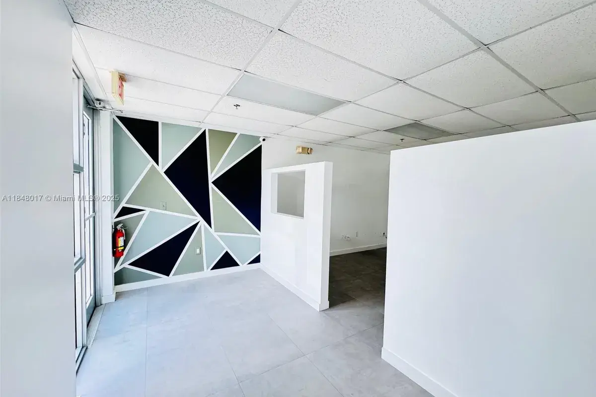 2365 NW 70th Ave # C14, Miami FL 33122