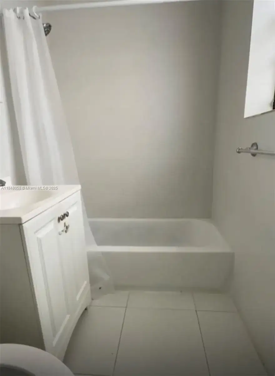 1611 Pennsylvania # 12A, Miami Beach FL 33139 photo 2