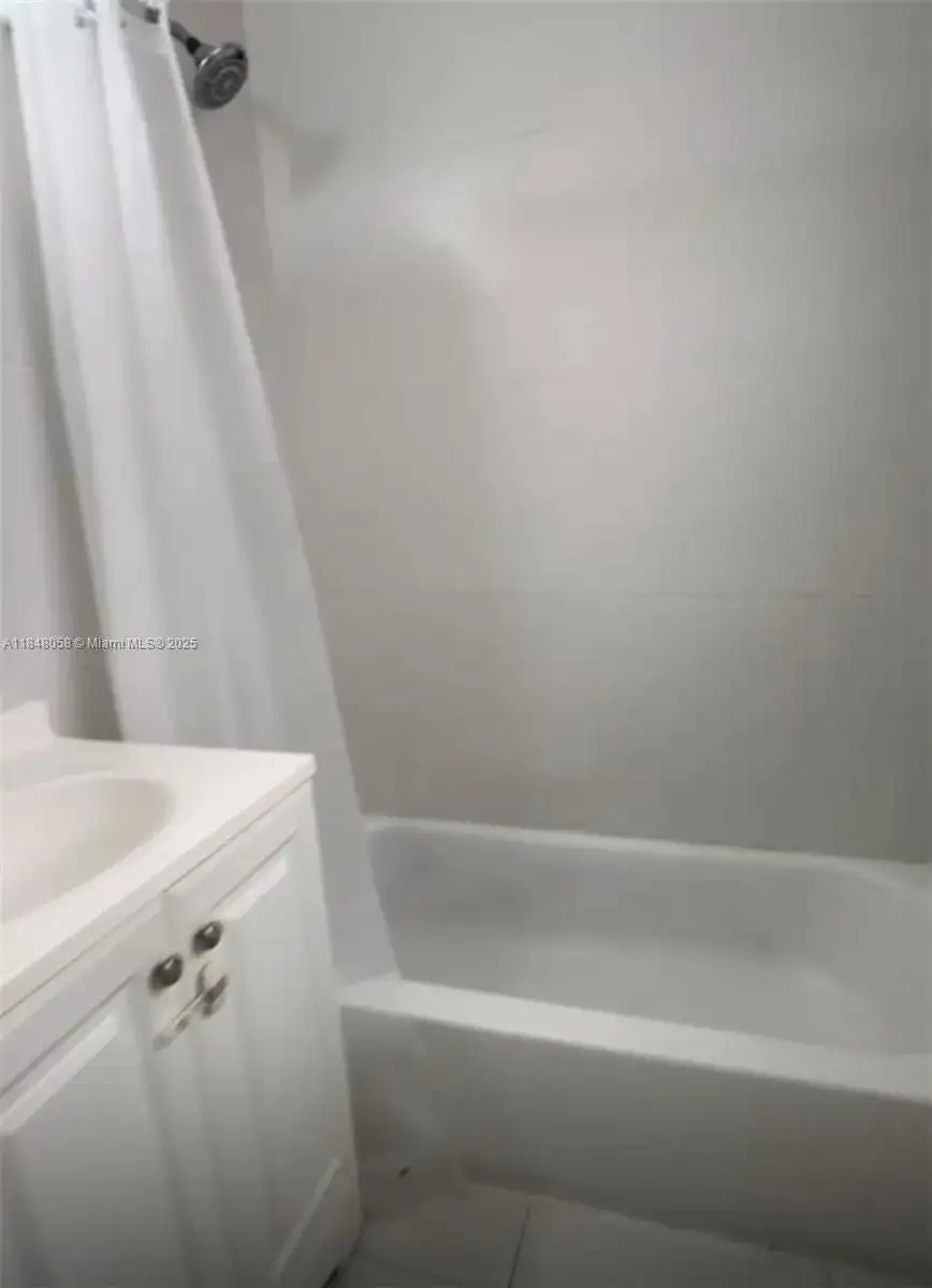 1611 Pennsylvania # 12A, Miami Beach FL 33139 photo 3