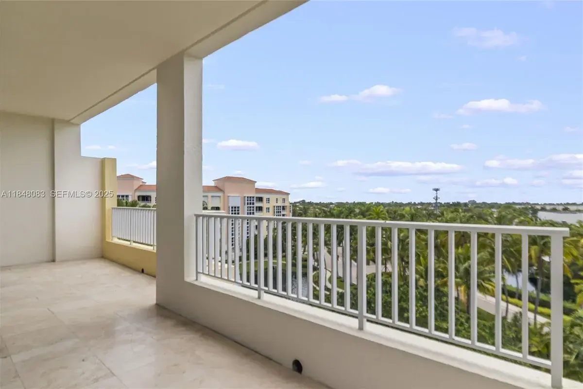 703 Crandon Blvd # 3, Key Biscayne FL 33149
