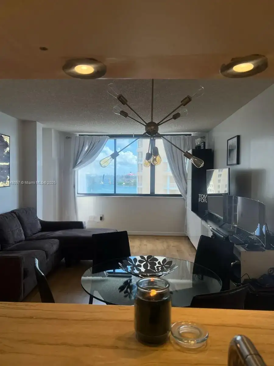 540 Brickell Key Dr # 1524, Miami FL 33131 photo 4
