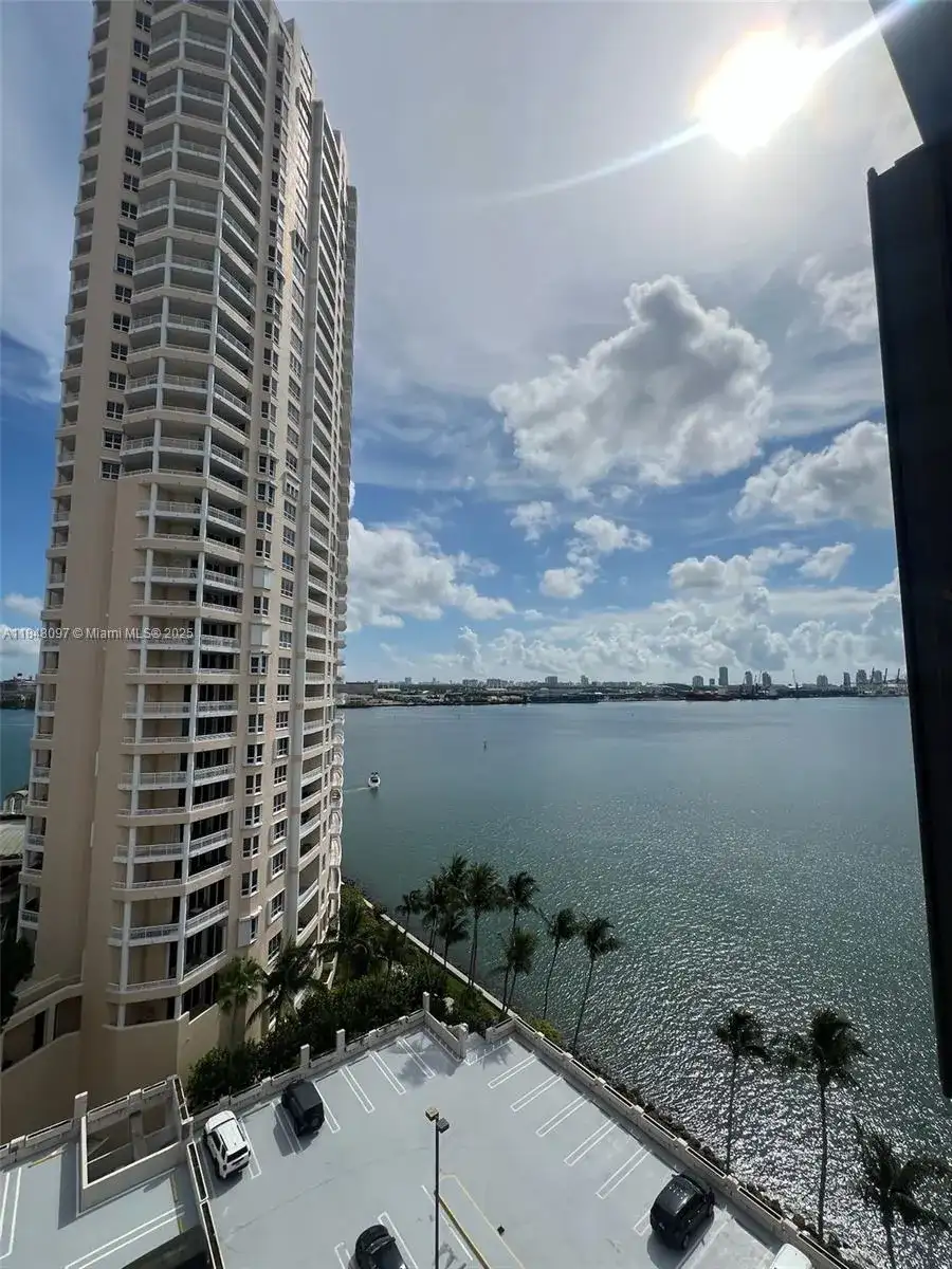 540 Brickell Key Dr # 1524, Miami FL 33131 photo 5