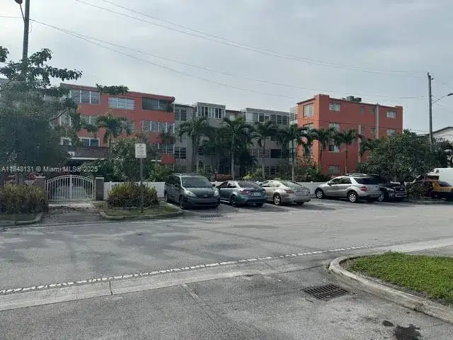 1850 NE 169th St # 308, North Miami Beach FL 33162 photo 3