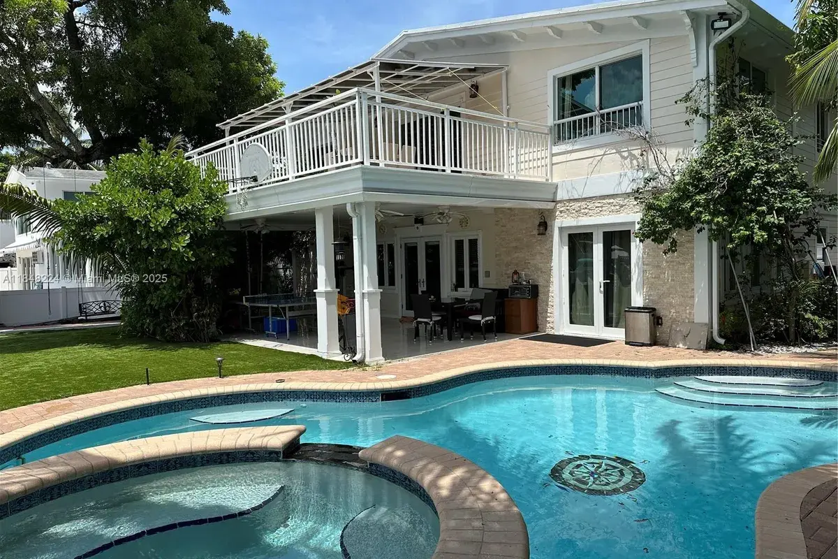 1524 Argyle Dr, Fort Lauderdale FL 33312