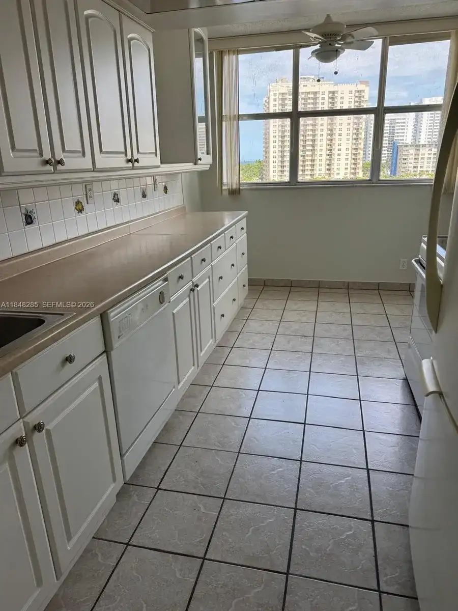 100 Golden Isles Dr # 706, Hallandale Beach FL 33009 photo 4