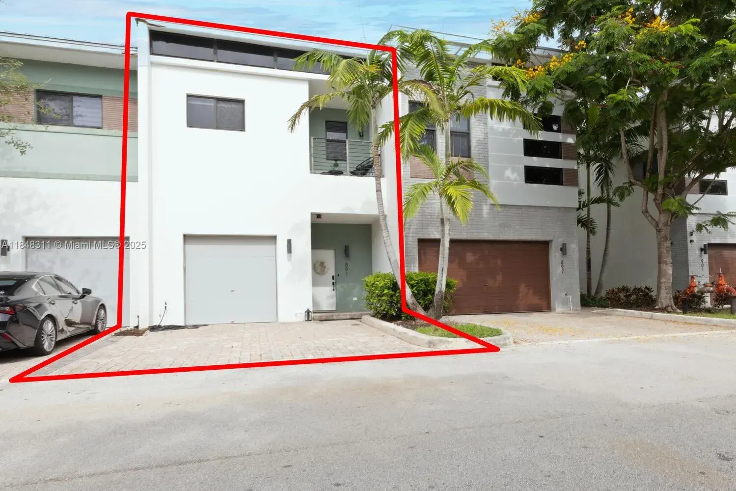891 NW 45th Ter, Plantation FL 33317