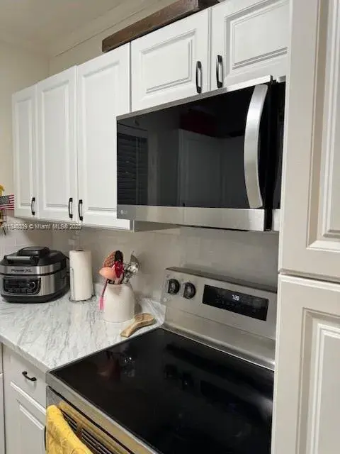 2452 Taylor St # 102, Hollywood FL 33020