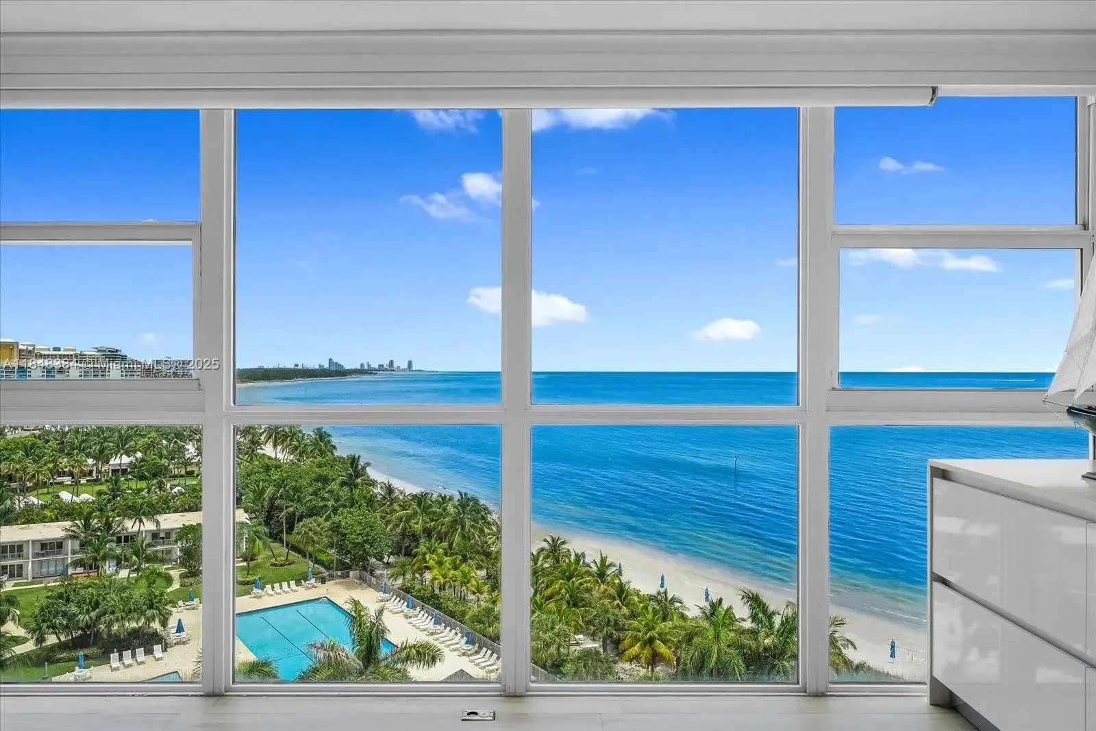 600 Grapetree Dr, Key Biscayne FL 33149