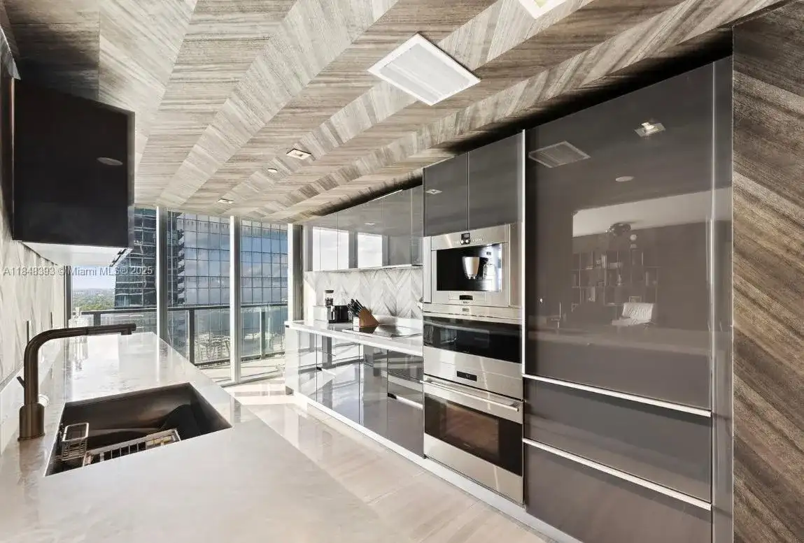 1451 Brickell Ave # 2505, Miami FL 33131 photo 3