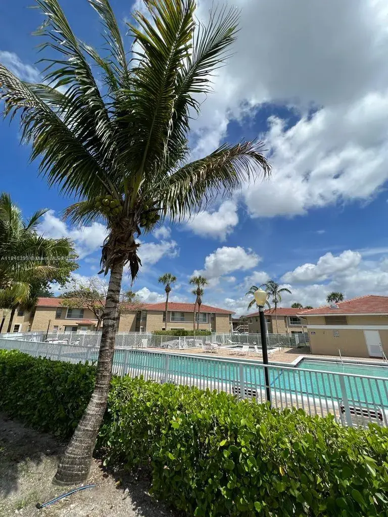 10204 Twin Lakes Dr # H, Coral Springs FL 33071