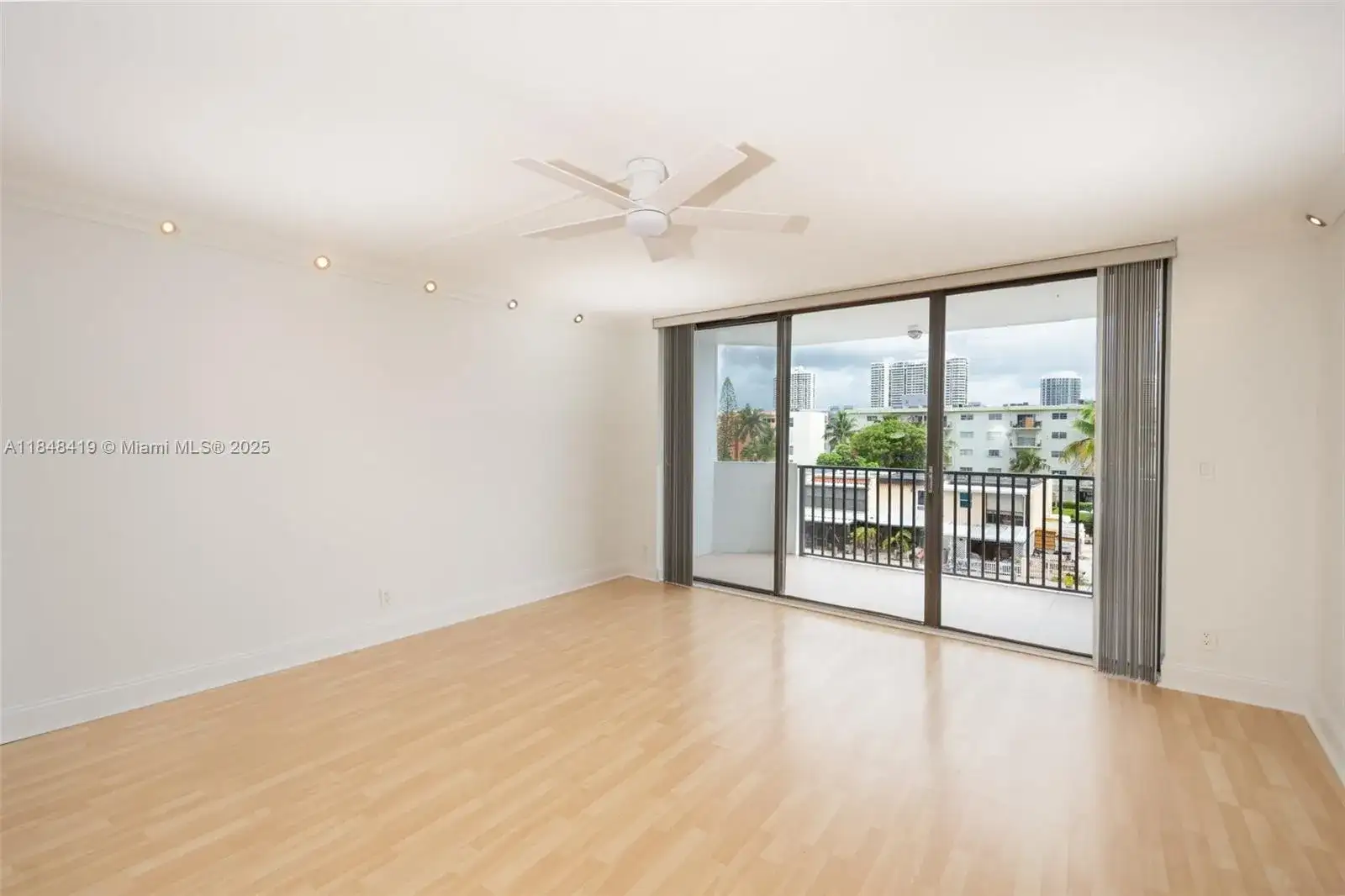 3703 NE 166th St # 408, North Miami Beach FL 33160 photo 4