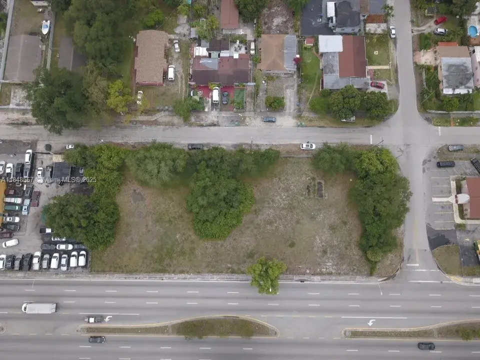 2801 NW 102nd St, Miami FL 33165