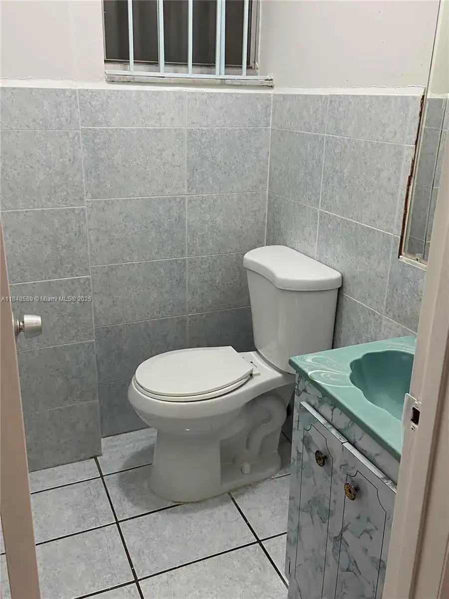 440 E 23rd St # 1416, Hialeah FL 33013 photo 5