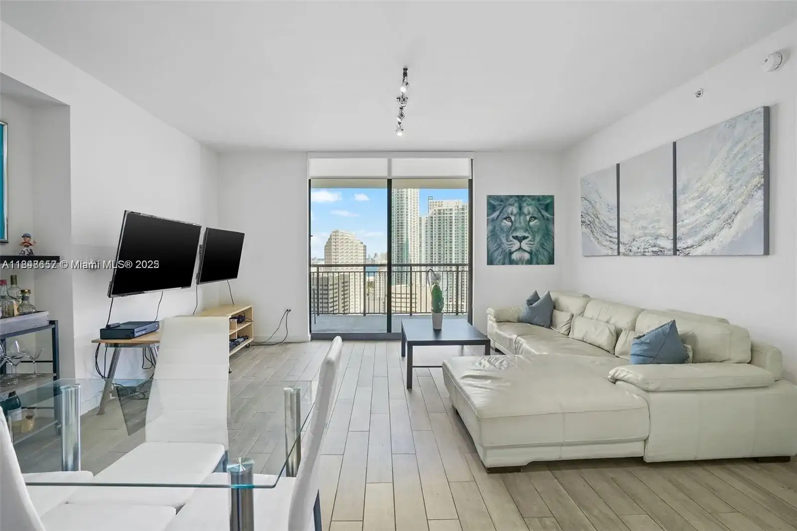 999 SW 1st Ave # 2717, Miami FL 33130 photo 2