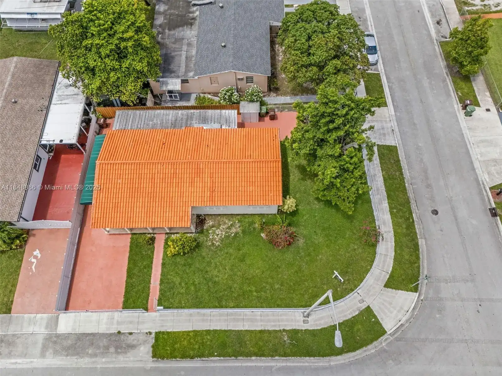 3400 W 13th Ave, Hialeah FL 33012 photo 2