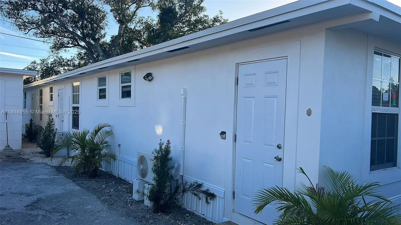9674 NW 10th Ave, Miami FL 33150