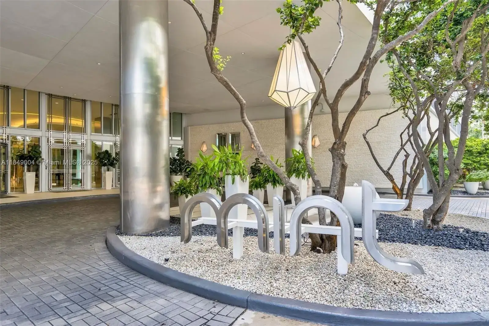 92 SW 3rd St # 3608, Miami FL 33130 photo 2