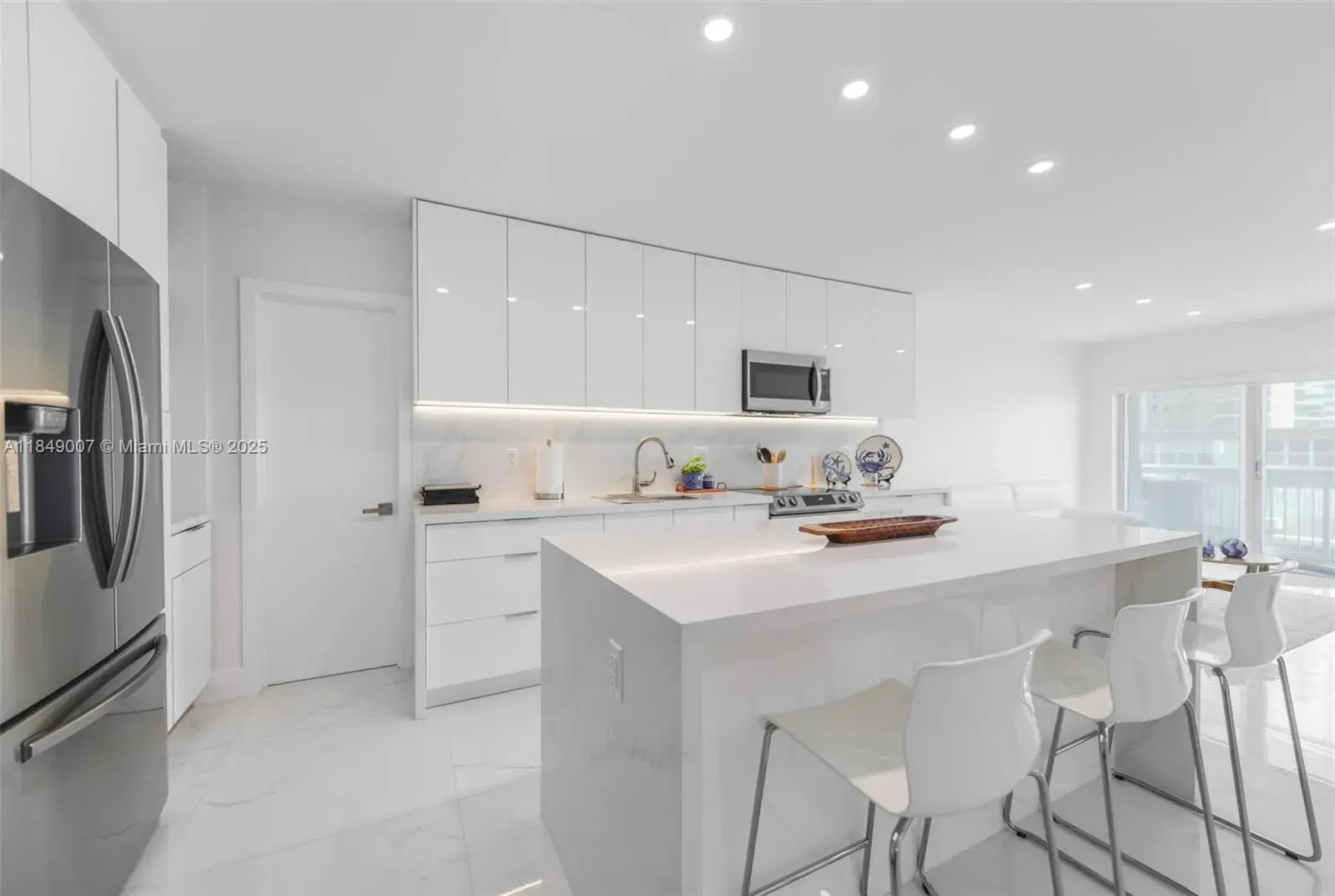 1950 S Ocean Dr # 3D, Hallandale Beach FL 33009