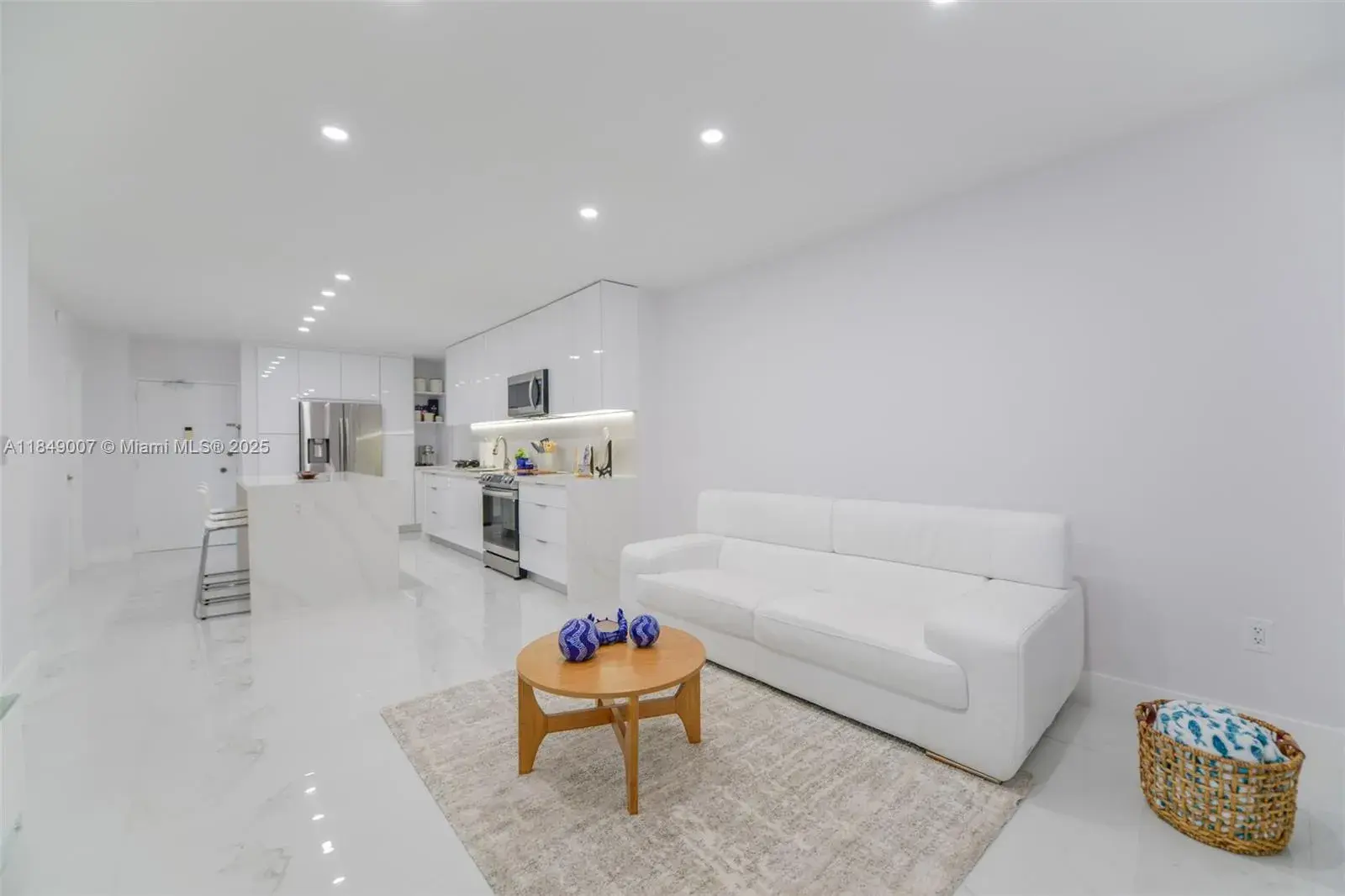 1950 S Ocean Dr # 3D, Hallandale Beach FL 33009
