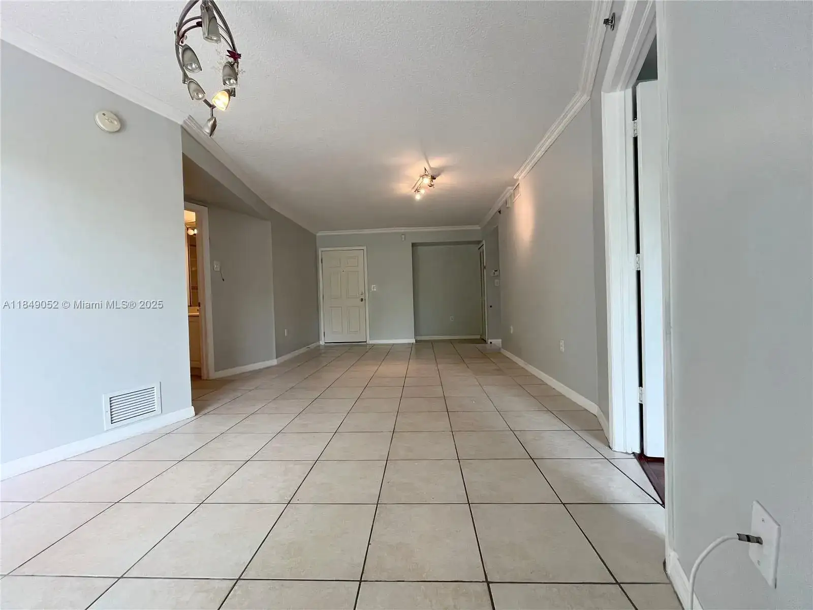 2415 NW 16th St Rd # 1, Miami FL 33125 photo 5