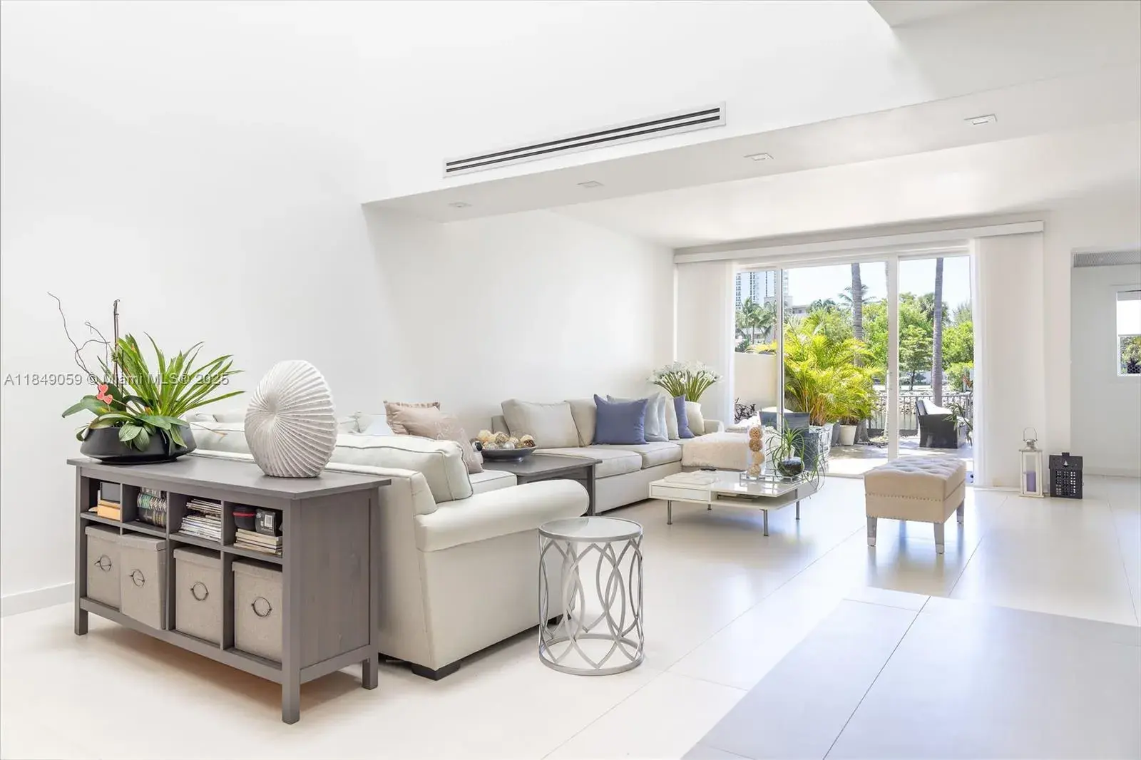330 Poinciana Dr # 1002, Sunny Isles Beach FL 33160