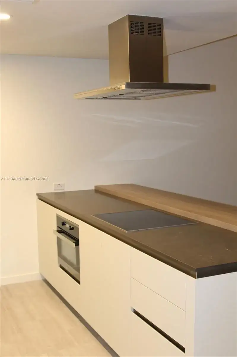 1000 Brickell Plz # 1906, Miami FL 33131 photo 4