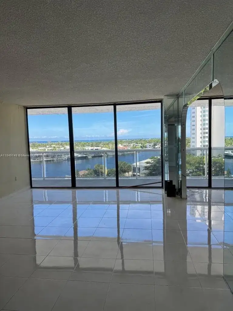 20505 E Country Club Dr # 835, Aventura FL 33180 photo 3