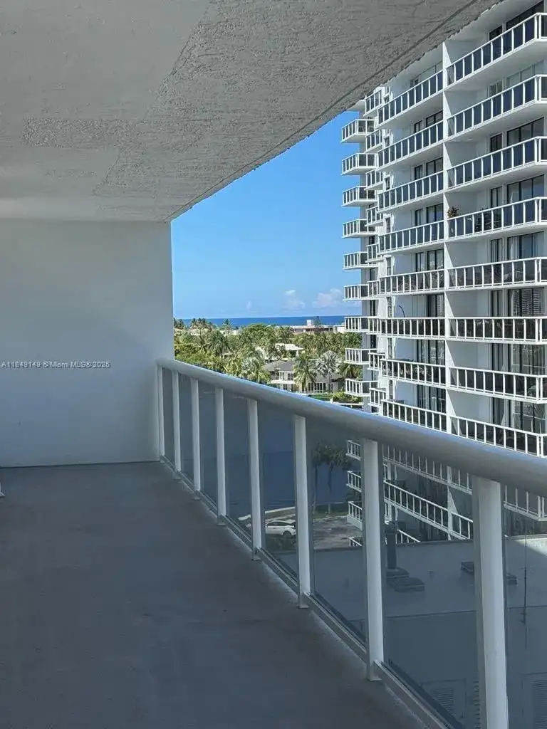 20505 E Country Club Dr # 835, Aventura FL 33180 photo 5