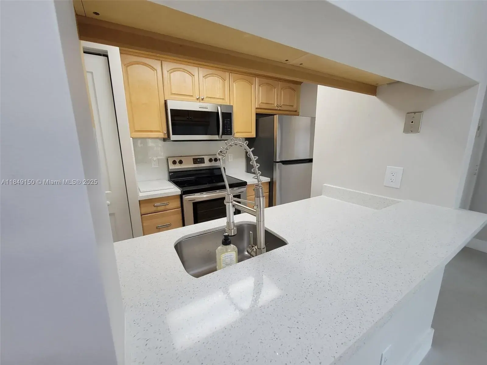 9728 Hammocks Blvd # 27, Miami FL 33196