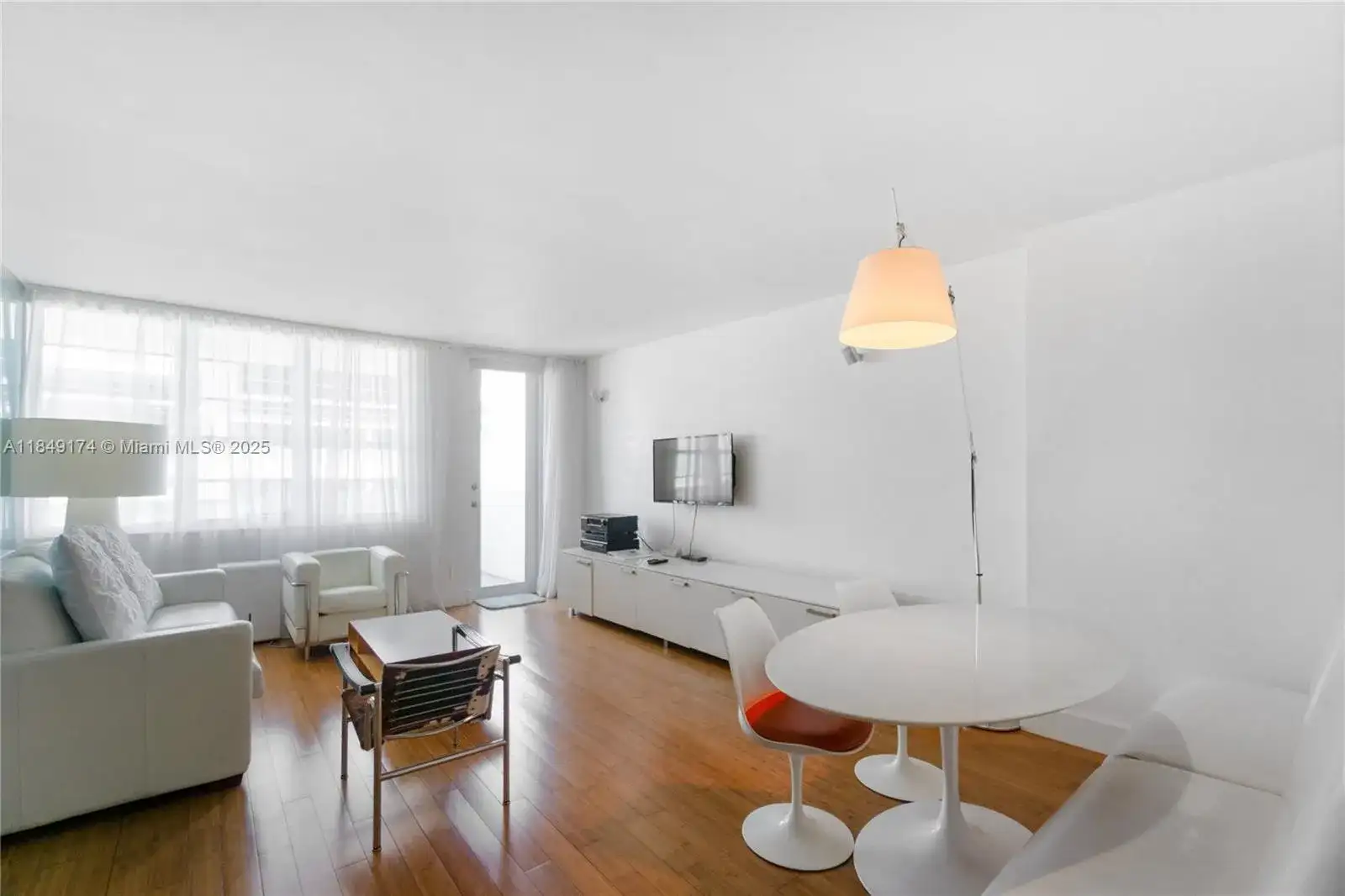 100 Lincoln Rd # 923, Miami Beach FL 33139 photo 2