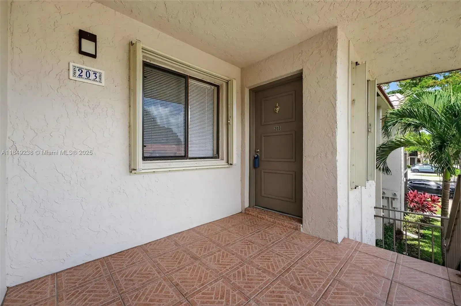 16210 Laurel Dr # 203, Weston FL 33326 photo 3