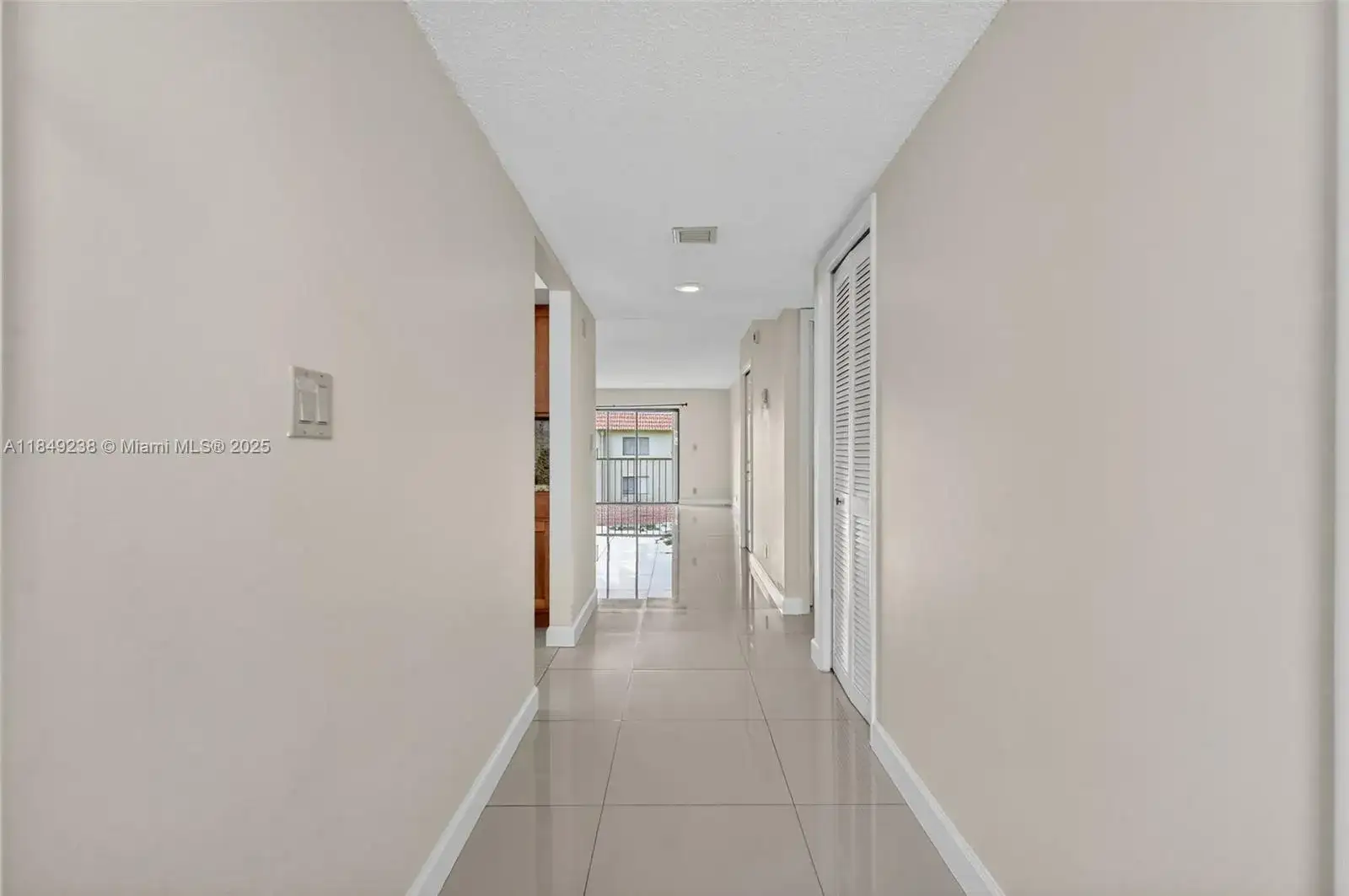 16210 Laurel Dr # 203, Weston FL 33326 photo 4
