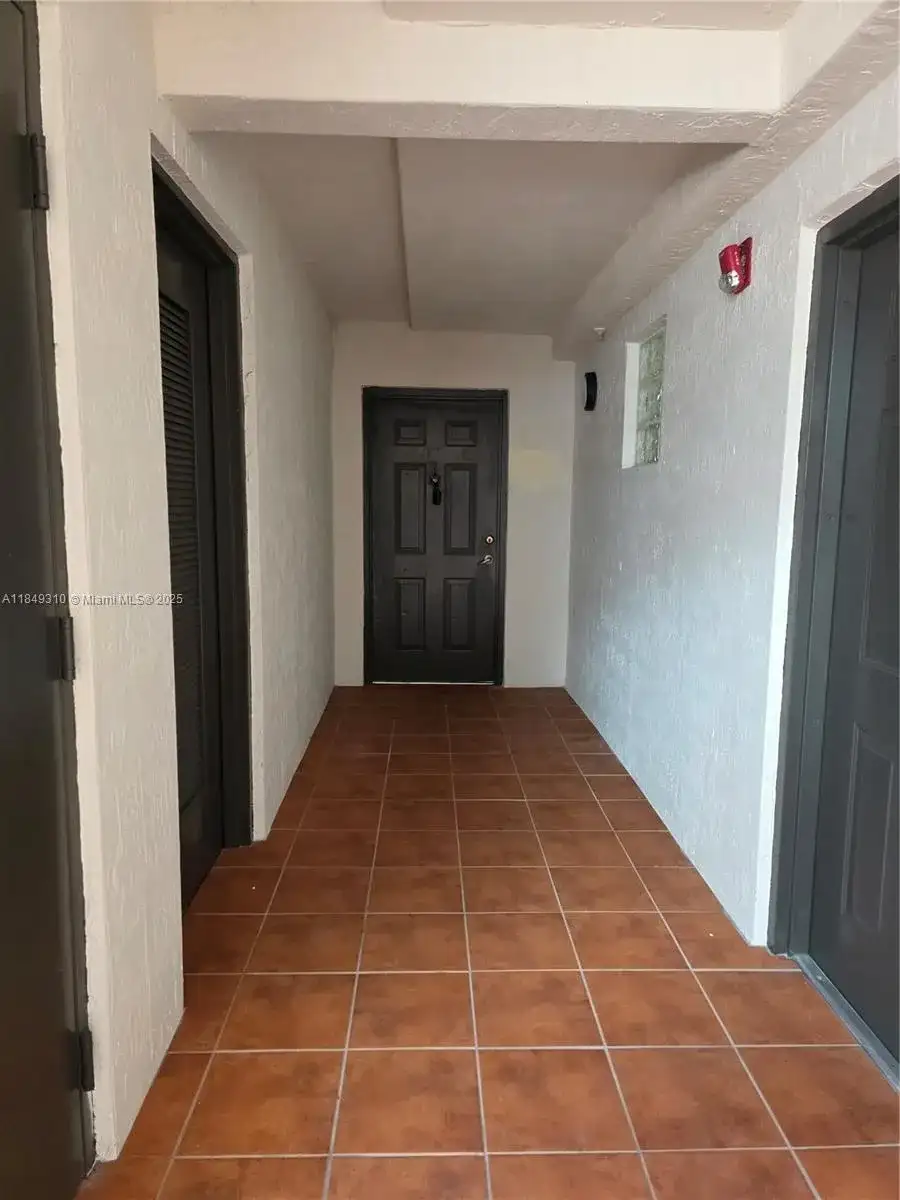 650 Palm Ave # B6, Hialeah FL 33010 photo 3