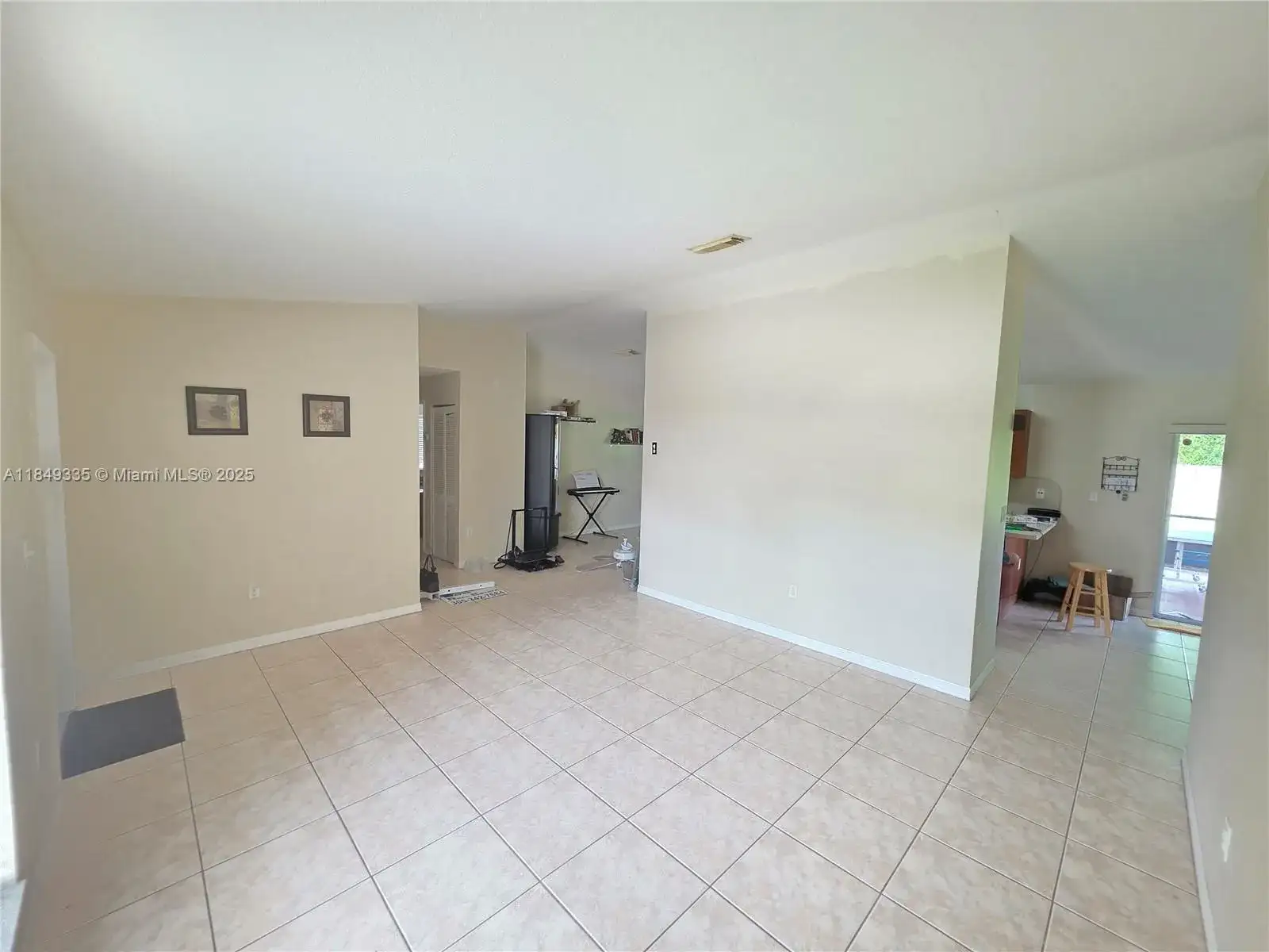 22037 SW 129th Ave, Miami FL 33170 photo 4