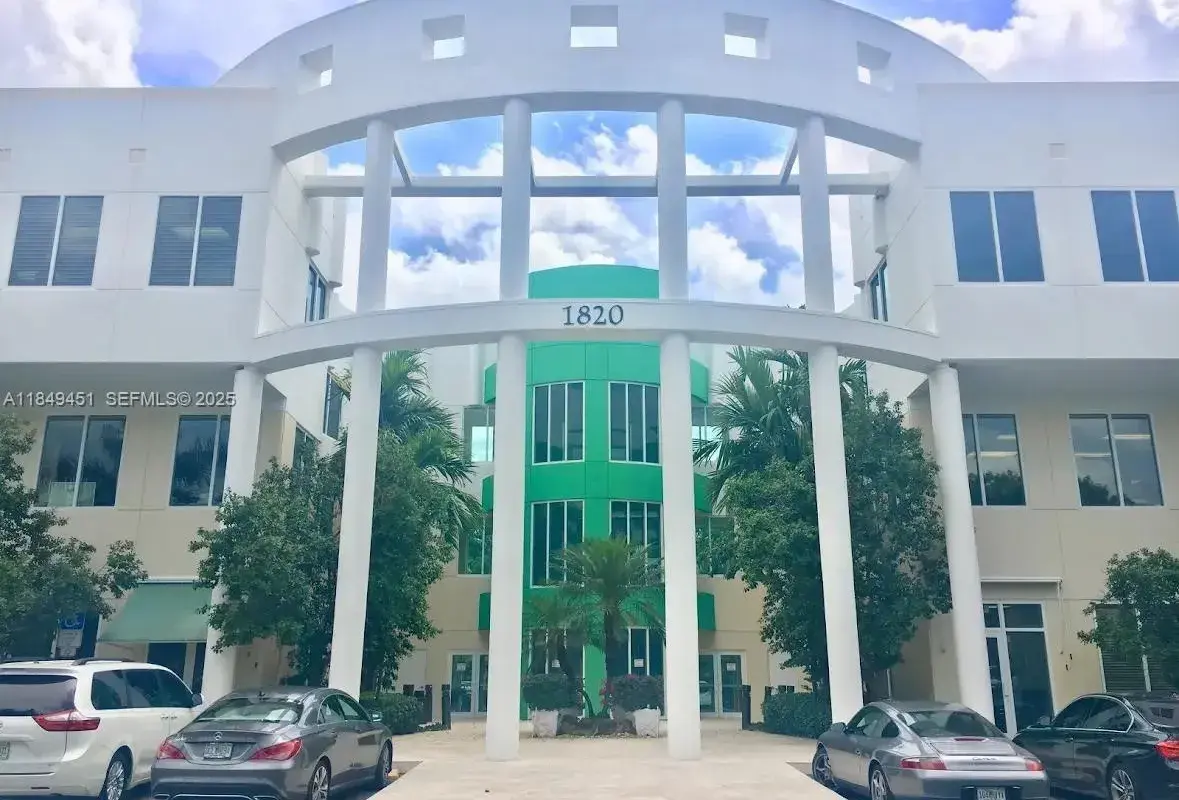 1820 N Corporate Lakes Blvd # 7, Weston FL 33326