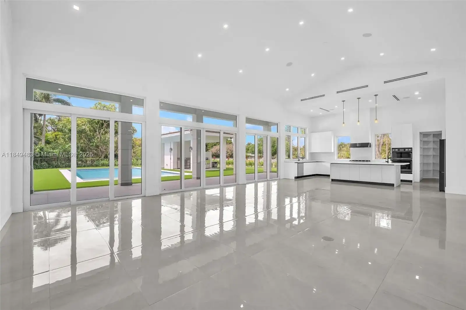 7900 SW 70th St, South Miami FL 33143 photo 2