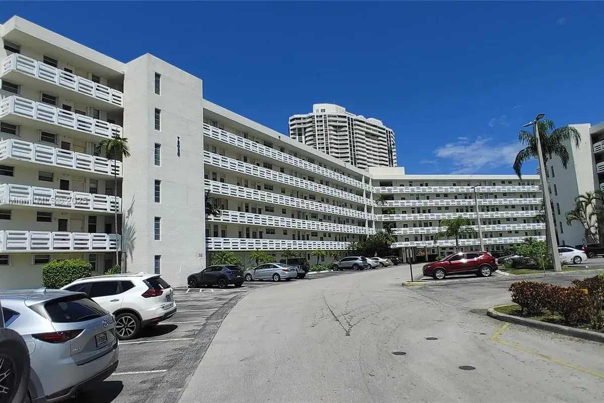 3030 Marcos Dr # T409, Aventura FL 33160