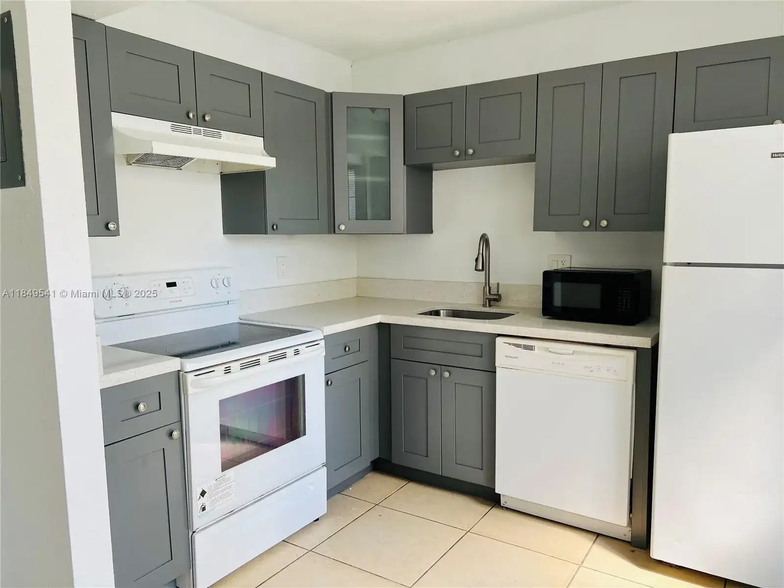 4705 NW 9th Dr # 4705, Plantation FL 33317 photo 2
