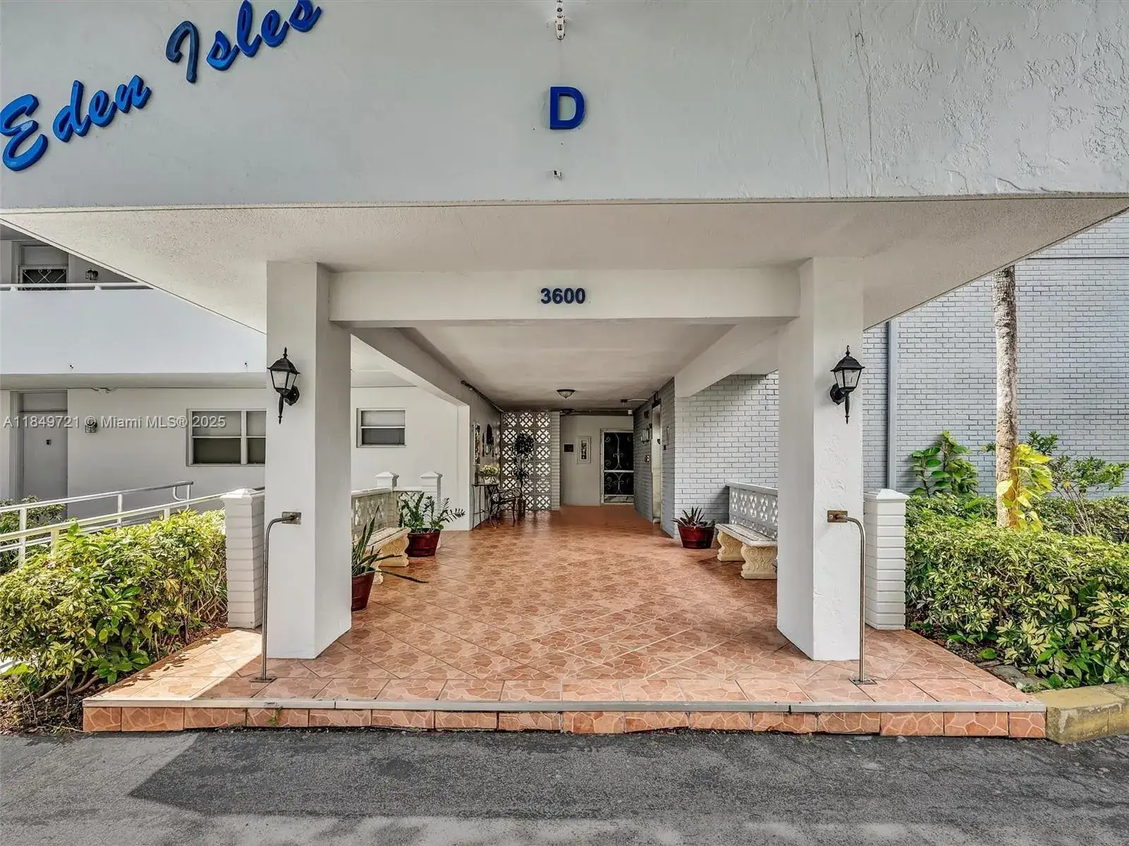 3600 NE 170th St # 102, North Miami Beach FL 33160