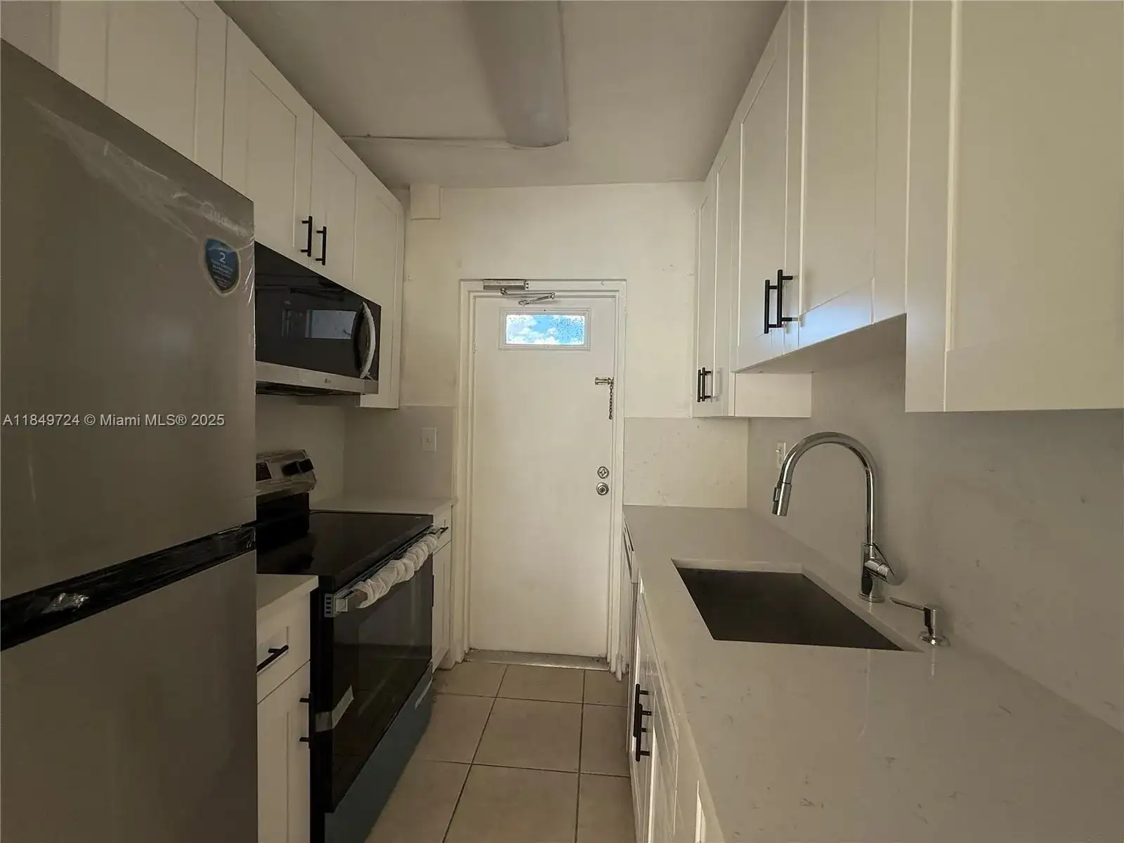 10900 SW 104th St # 323, Miami FL 33176 photo 3