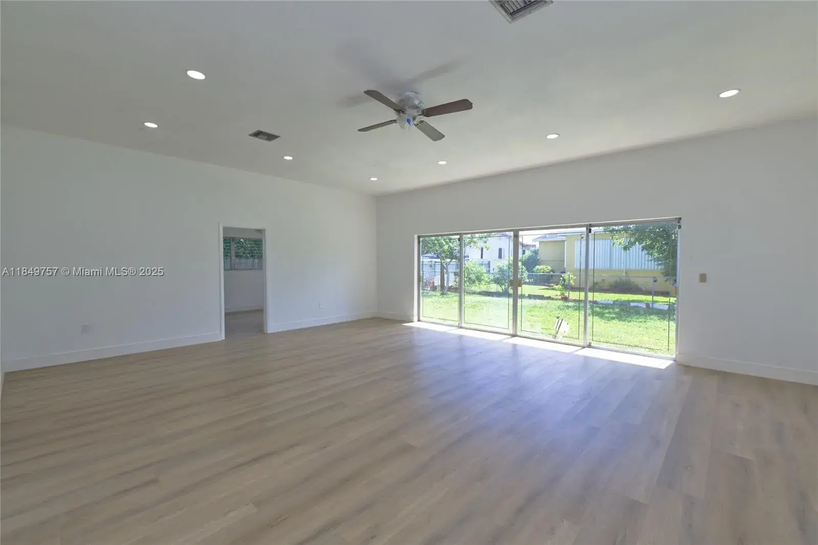 1411 SW 82nd Ct, Miami FL 33144 photo 4