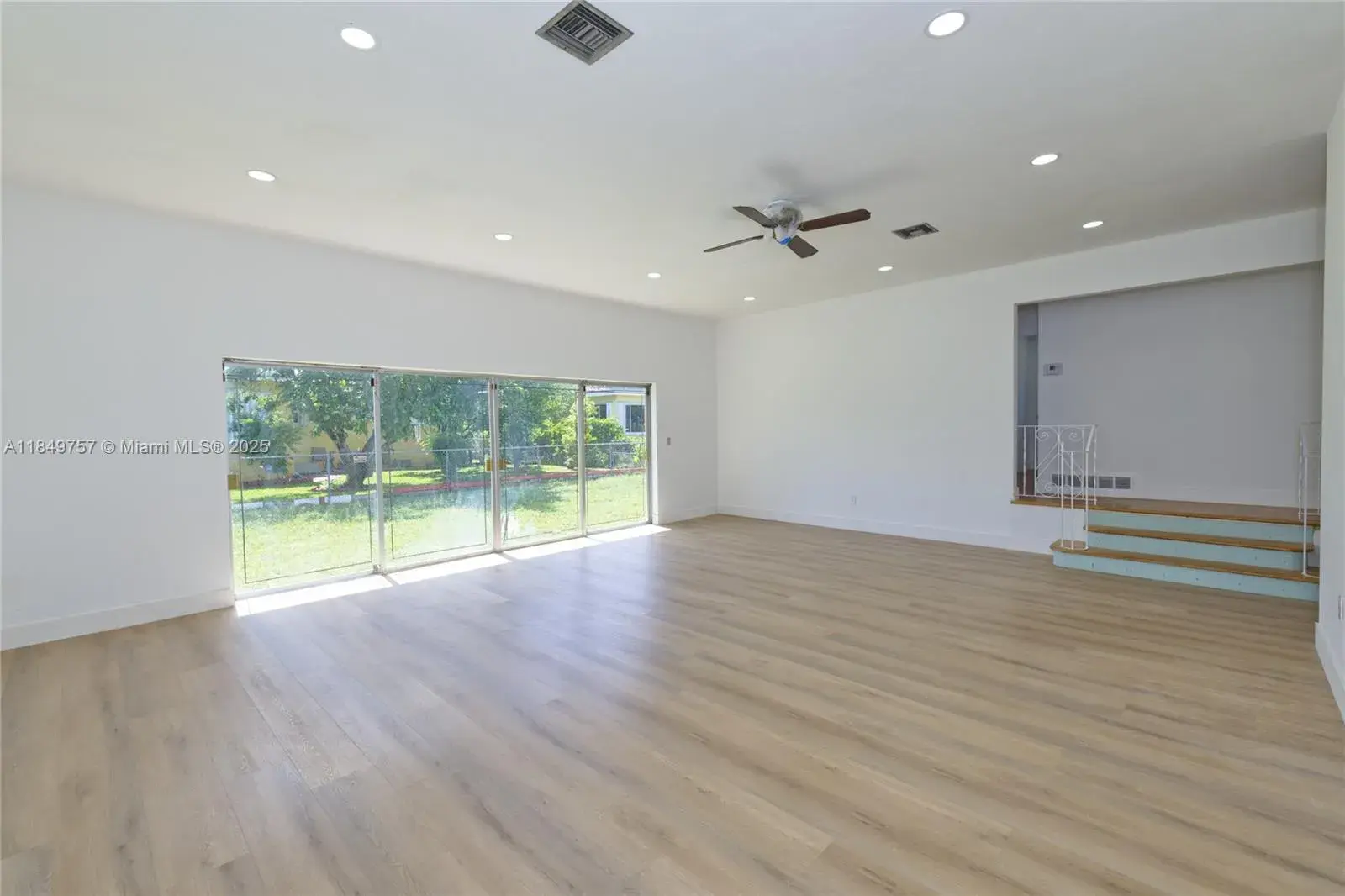 1411 SW 82nd Ct, Miami FL 33144 photo 5