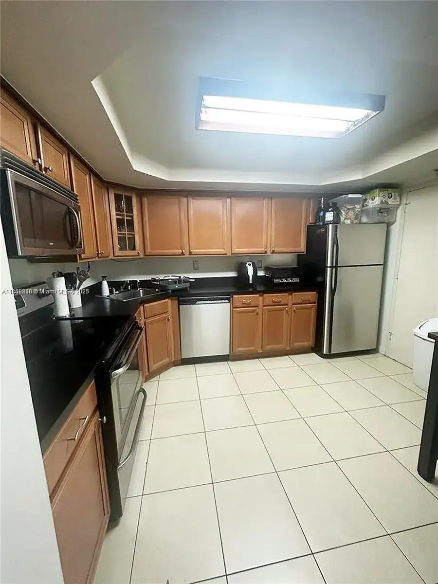 2750 NE 183rd St # 1404, Aventura FL 33160 photo 2