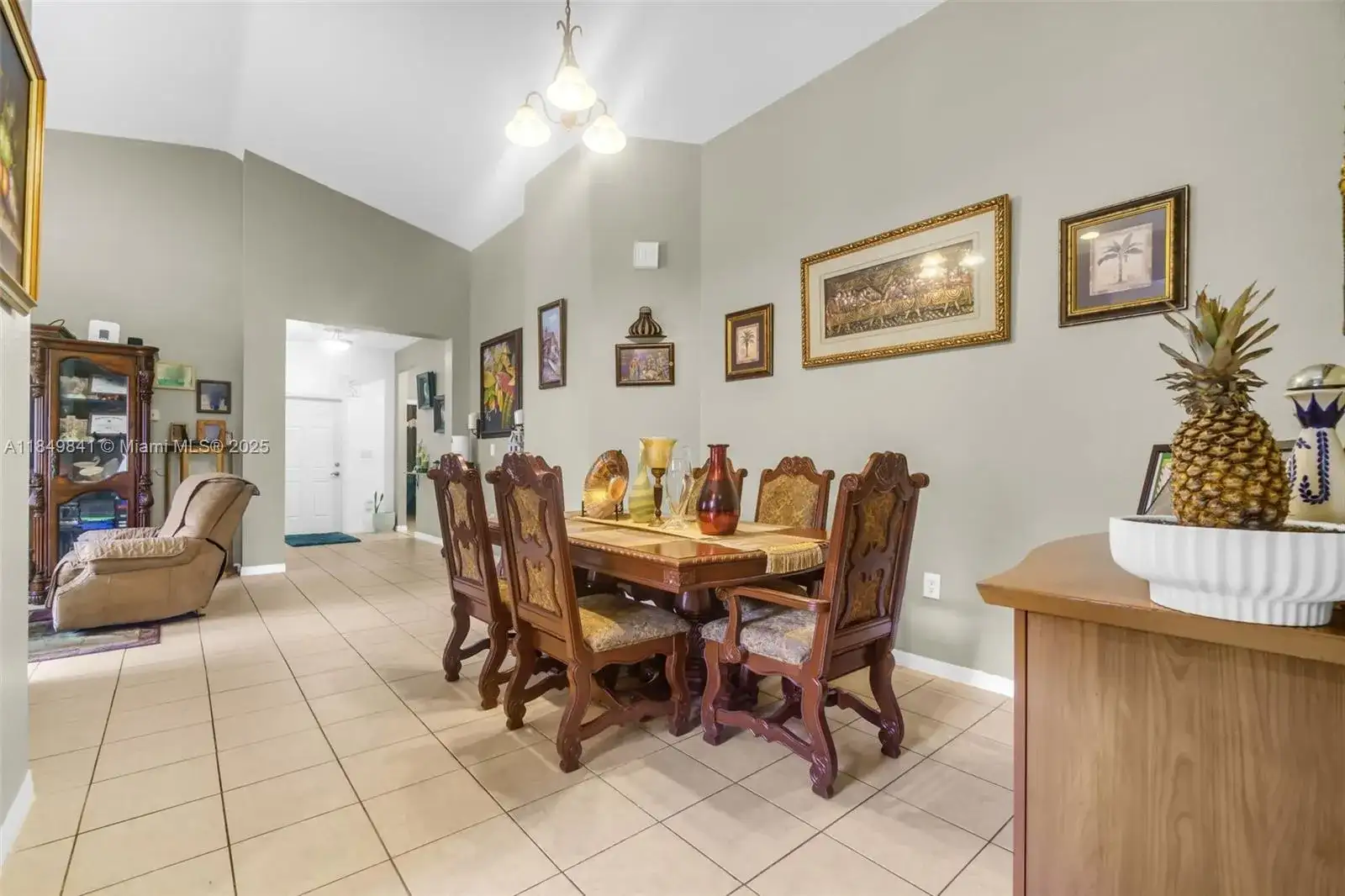 2219 SE 1st St, Homestead FL 33033 photo 4